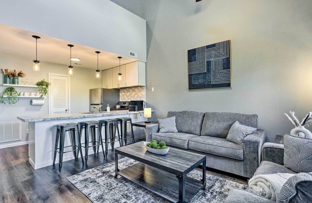 2 Mi to Waterpark: Vernon Township Gem w/ Balcony