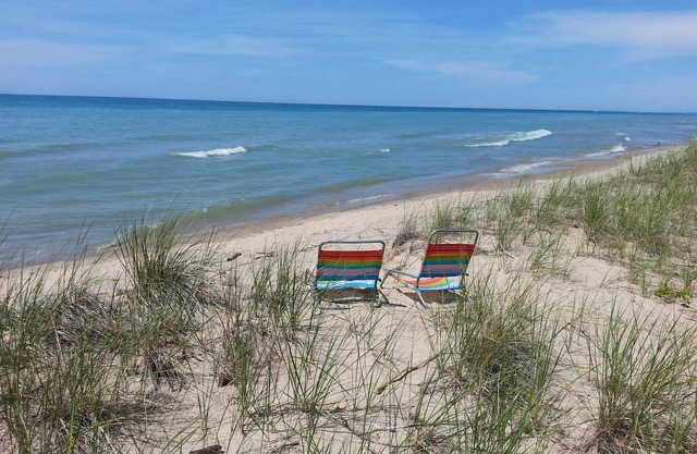 Vistas del lago Michigan, playa privada!