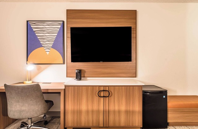 2 Pet-friendly Units w/ FREE Parking, Outdoor Pool, Near Point North Park!