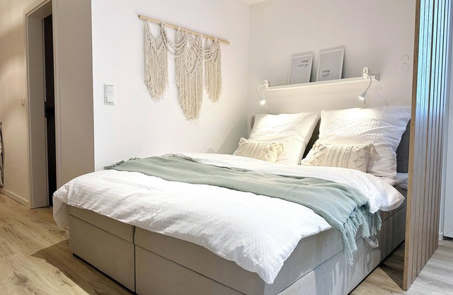 2 room ambient apartment with queen-size bed, bunk bed & sofa bed near the Alster