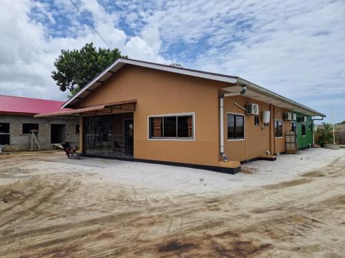 2 slaapk luxe woning op Kwatta with shared pool