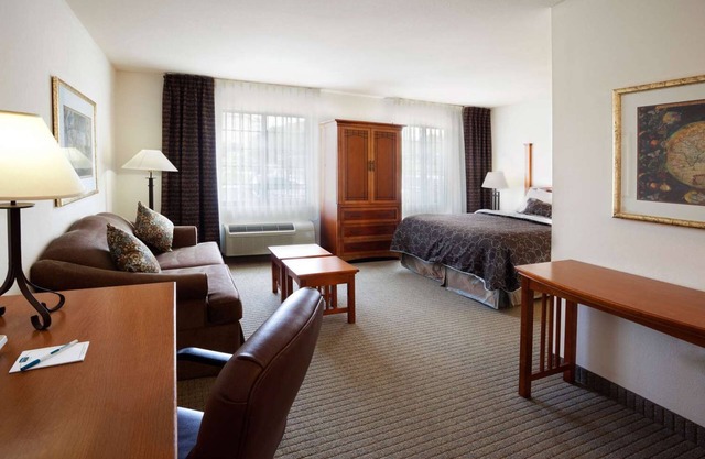 2 Studio Suites about 8-miles from San Antonio International Airport! W/ Pool!
