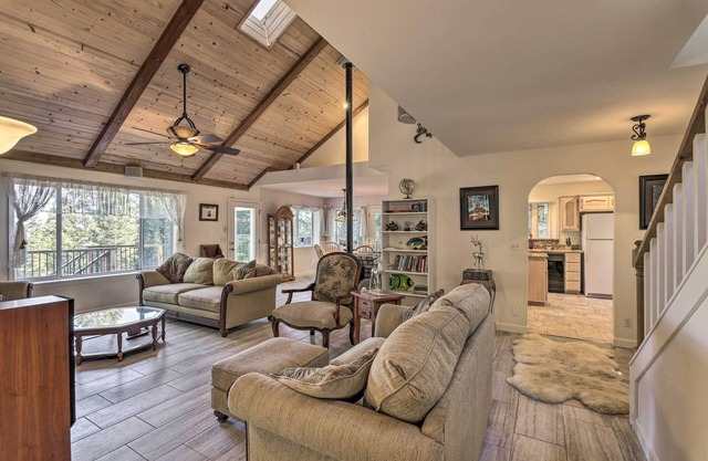 Classic Shingletown Getaway w/ Private Deck!