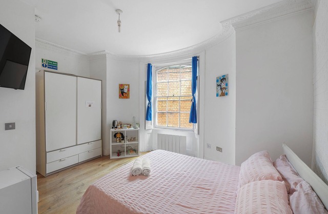 20 min From City Centre / 2 Bedrooms W/ensuite