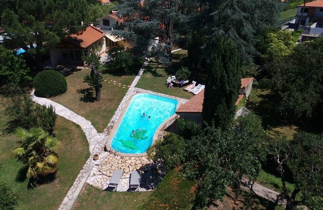 20 minutos de TOULOUSE, hermosa casa de 200m2 en un parque de 3500m2 piscina