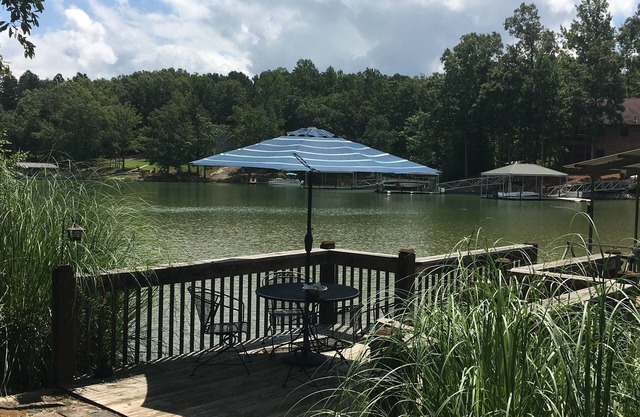 20 minutos a Clemson - Remodelado 4 BR / 3 BA Waterfront