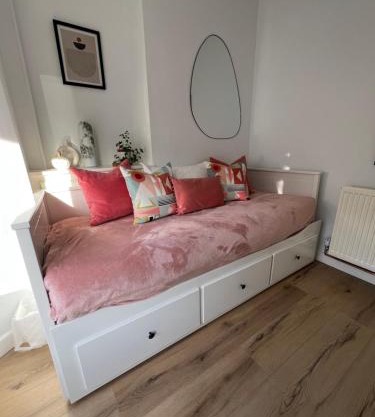 2025 Award Winner Liverpool Peach House - 4 Bedrooms