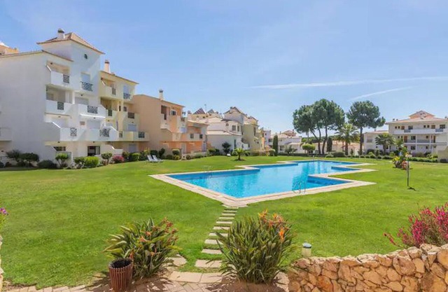 #205 Jardins Eulalia w/ Pool by Home Holidays