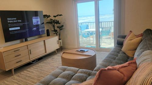 211 - Brand new 1/1 stunning ocean view
