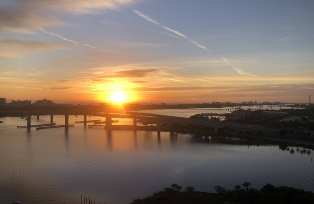 24TH FLOOR WITH STUNNING ENDLESS VIEWS