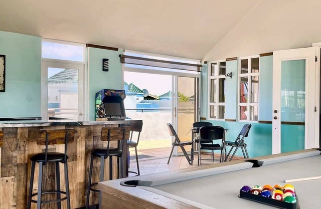 #25 Boqueron 4br Penthouse w/ rooftop & Pool table