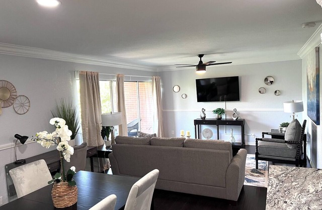 25% OFF-3BD/2.5BA-Condo-Six Flags-G.Prairie-GP32A