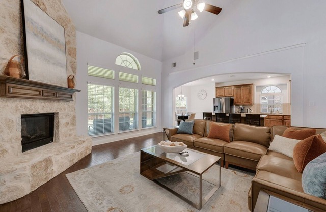 35% OFF! Lux 5BD/Fully Furnished Home/Private Garage/Grand Prairie/GP12