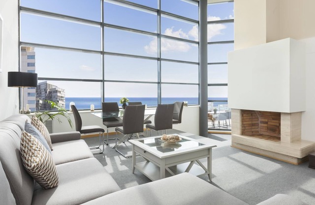 252 Exclusive Beachfront Penthouse w/ Pool I