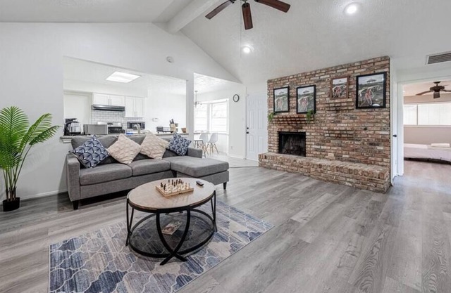 2710 NEW cozy near IKEA Downtown Zoo