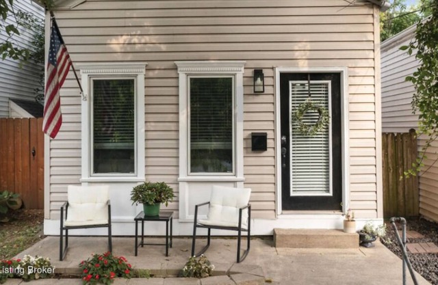 2BR/1Bath-Long Term - Frankfort Ave-Coming -Dec