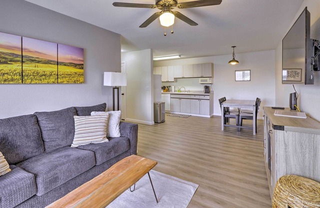Orientation Price Special! 2BR Condo 1 mile from WSU