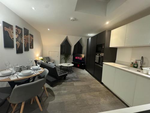 2BR Flat in Prime Location