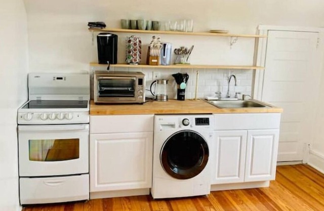 2BR in S. Orange.Walk 2 NY train