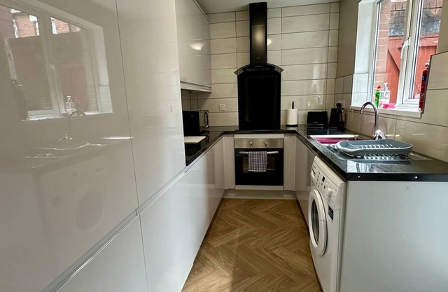 2br Ormeau Central in Belfast