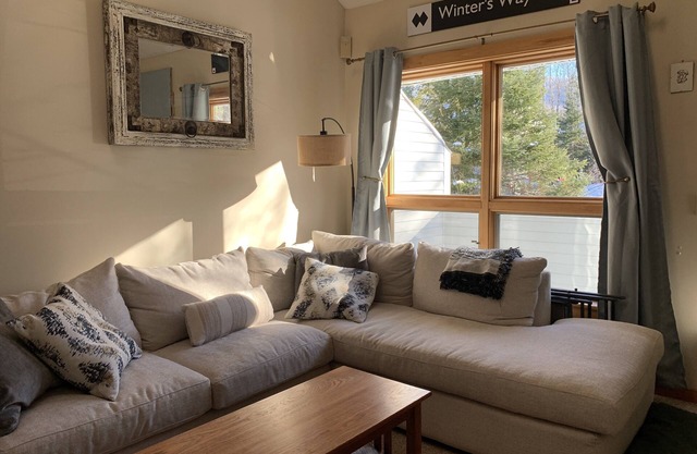 2BR Ski in / ski out condominio de Snowbrook.