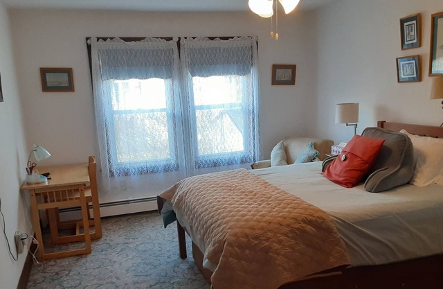 SOLEADO APARTAMENTO DE 1 DORMITORIO CERCA DE NEW HAVEN, YALE, SIKORSKY Y AREA HOSPITALS