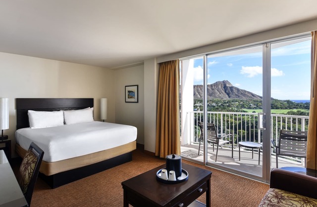 2x Diamond Head Ocean View Suite 1 King Room at Room at Park Shore Waikiki