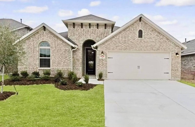 3/2 | Short Drive to Stockyards| Patio | BBQ grill
