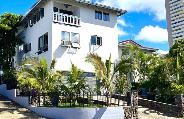 3 Bed/3 Bath Townhome in Honolulu (Punchbowl)