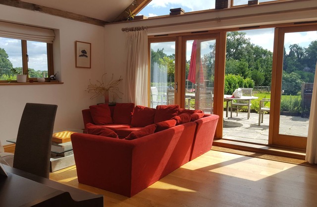 3 camas (baño privado) Roble contemporáneo enmarcado en el campo rural