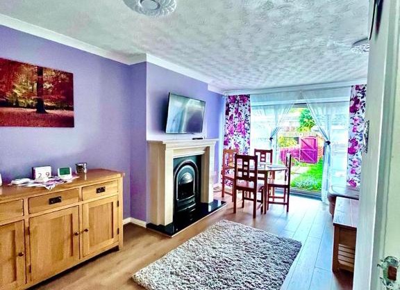 3 bed house in Walsall, perfect for contractors & leisure & free parking