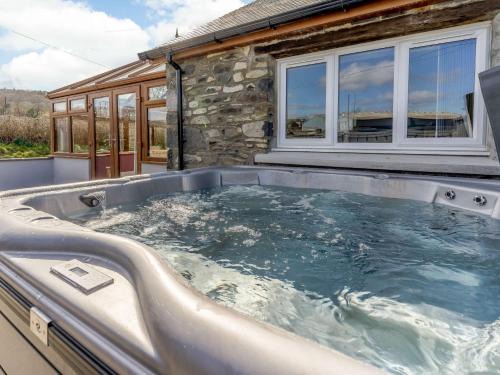 3 Bed in Lampeter 86506
