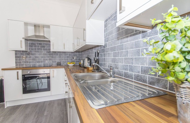 3 Bed- Raleigh by Pureserviced