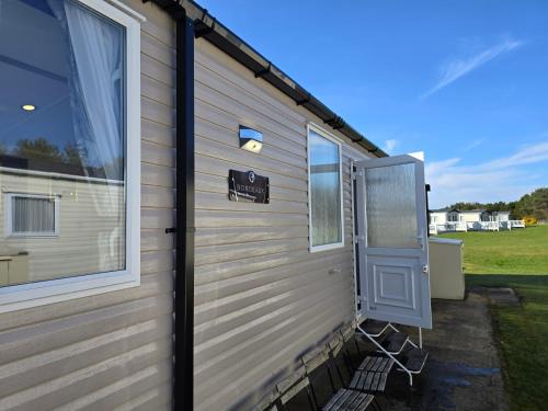 3 Bed-Sleeps 8-Free Parking-5 Min to Beach