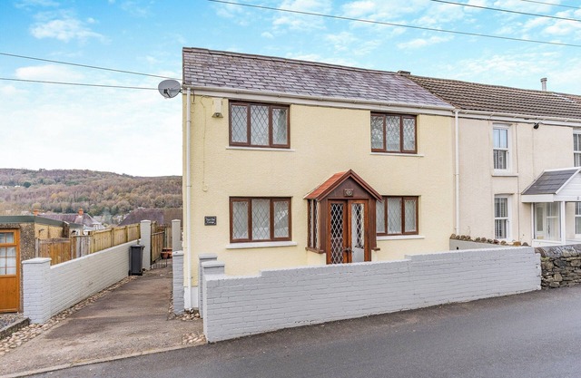 Alojamiento de 3 habitaciones en Pontardawe