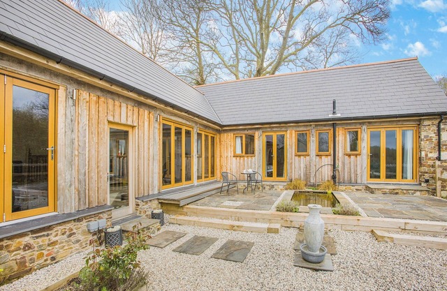 Alojamiento de 3 habitaciones en Rackenford, near Tiverton