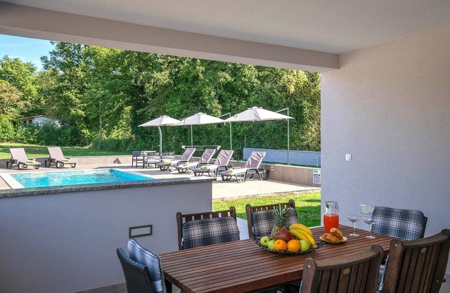 3 bedroom accommodation in Marcana