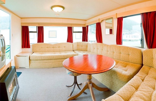 3 bedroom accommodation in Mold