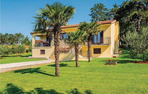 3 Bedroom Cozy Apartment In Nedescina
