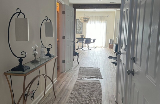 3-bedroom Immaculate remodeled condo in marvelous Brentwood.