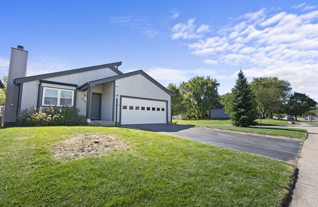 3 Bedroom Ranch Home w/ fenced back yard and deck.