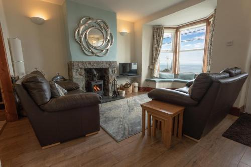 3 bedroom - Sea View - Pet Friendly