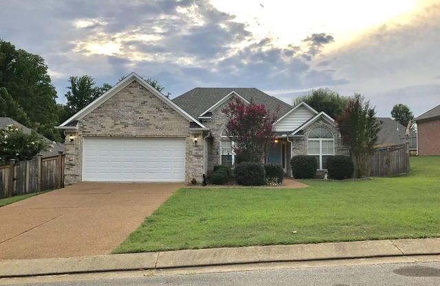 3 Br; 2 Br house; Edgewater cove; North Jackson, TN, sleeps 6