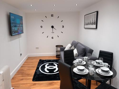 3 Guests - 1 Bedroom
