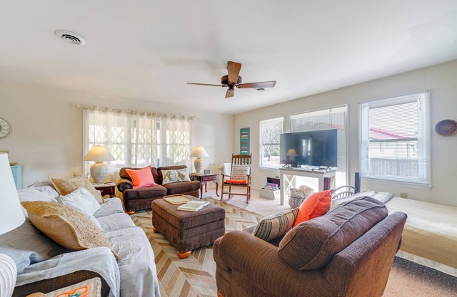 3 Mi to Beach: Home w/ Fire Pit in Hampstead!