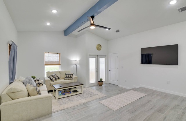 3 Mi to Bolivar Beach: Quiet Condo w/ Balcony