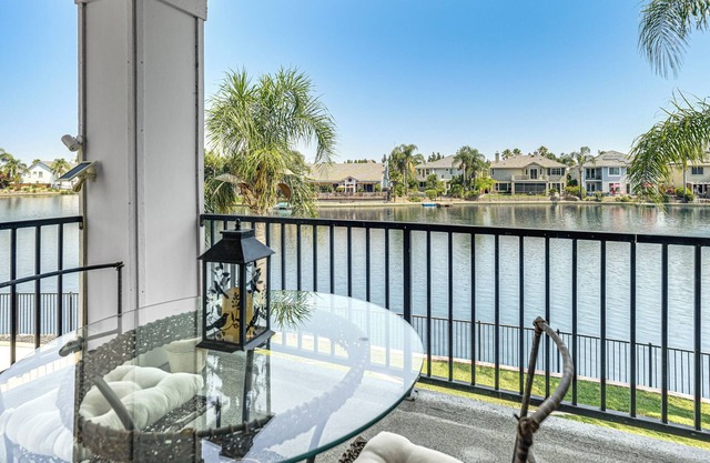 3 Mi to Main St Tracy: Homey Retreat w/ Game Room!