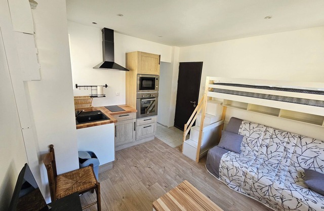 3-person apartment with terrace luchon