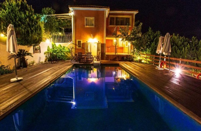 3 Queens Villas