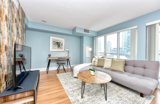 300 Front Suites